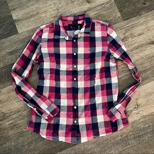 Tommy Hilfiger Women’s Classic Fit Button Down